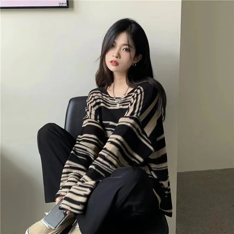 Gothic Striped Women Knitting Sweater Y2K Fashion Streetwear Patchwork Punk Pullover Female Loose Long Sleeve O Neck Jumpers 240812