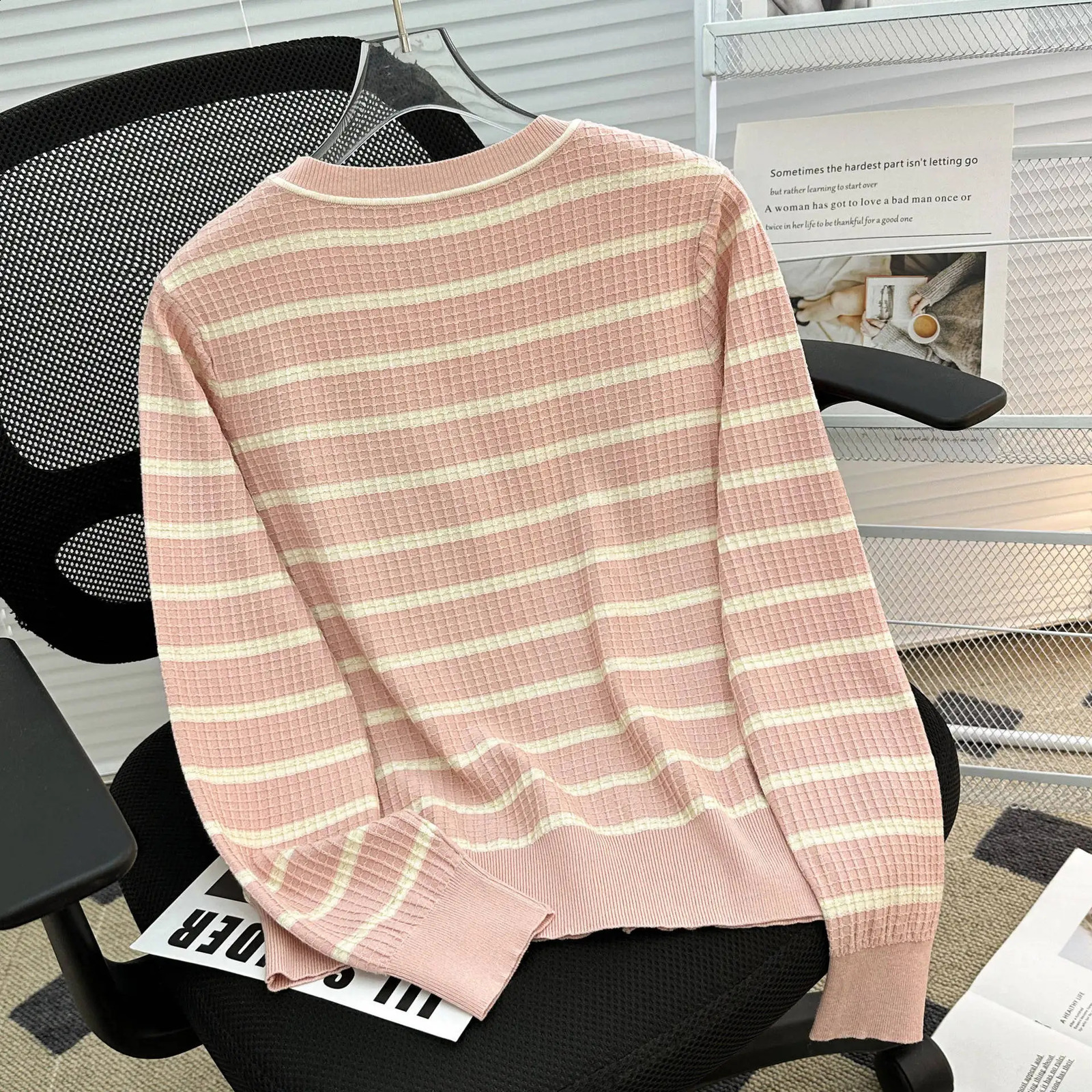 Autumn Round Neck Pullover Long-sleeved Sweater for Women Striped Color Matching Temperament Fashionable Womens Top 240812