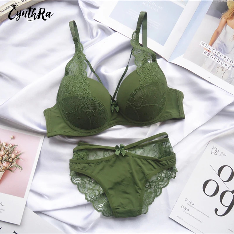 Lingerie Bra Underwear for Women Sexy Section Breathable Female Large Plus Size Lace Push Up Bralette Bra and Panty Set 240812