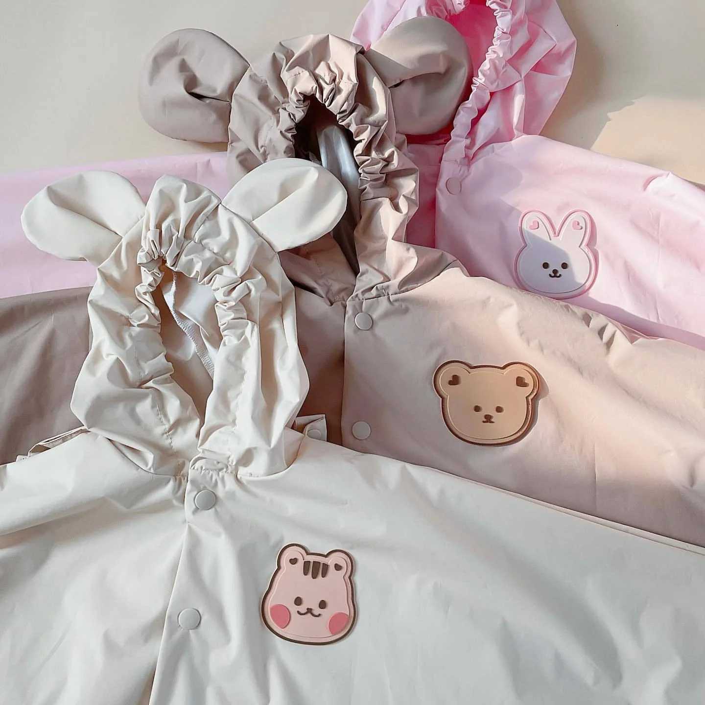 Korean Childrens Raincoat Cape Bear Cartoon Baby Raincoat Boy Girl Child Raincoat Kindergarten Baby Raincoat Y240810