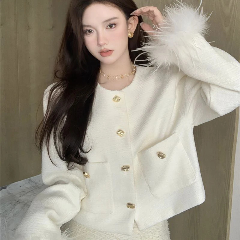 Rimocy Black Feather Long Sleeve Jackets Women Fashion Round Neck Cropped Tweed Coats Woman Golden Single Breasted Chic Jacket 240812