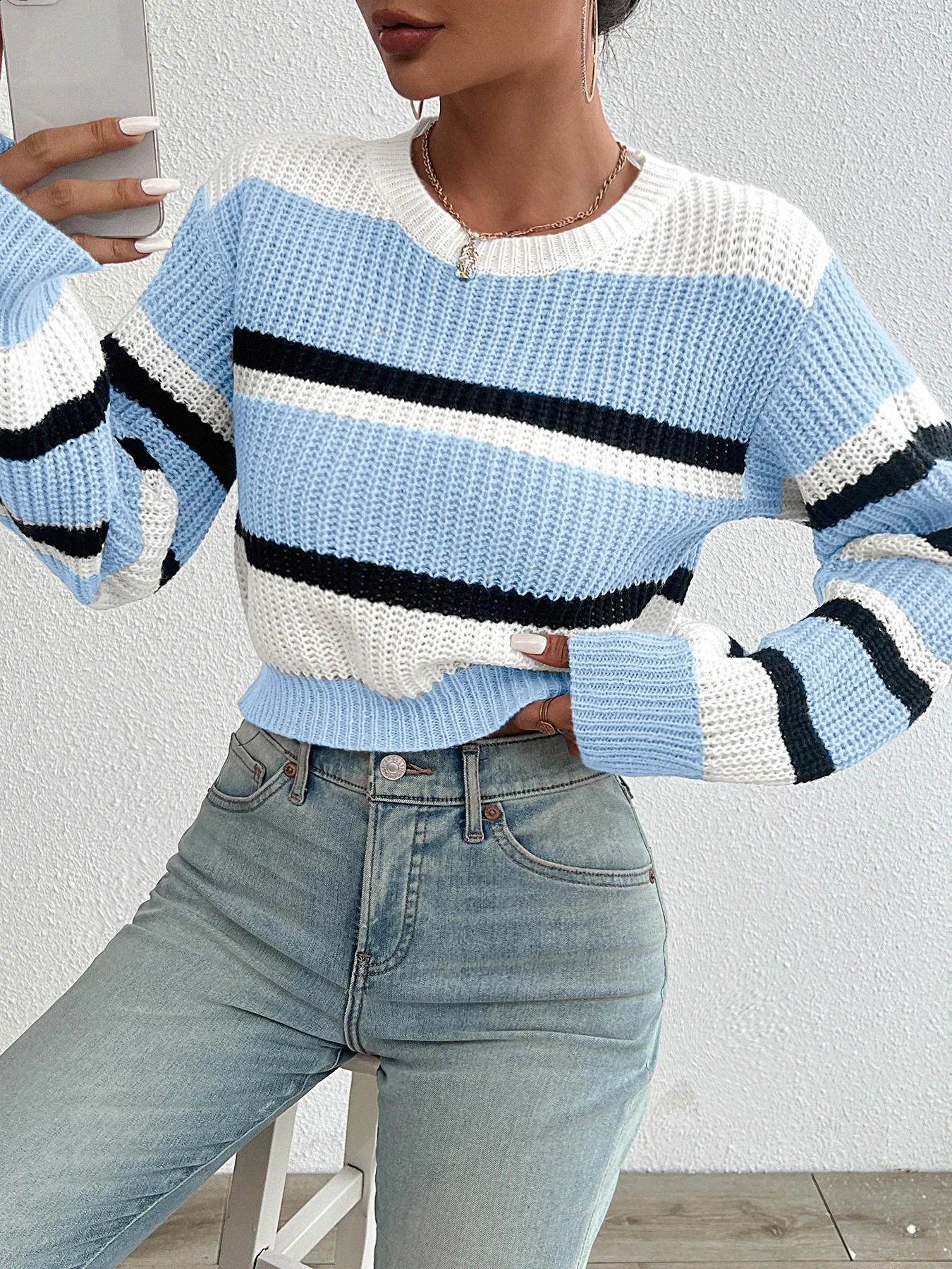 2024 autumn and winter acrylic loose drop shoulder round neck color matching knitted long sleeve ladies sweater 240813