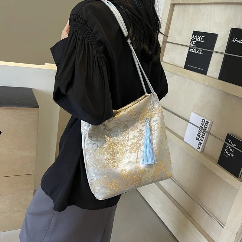 Casual Interior Comparison Shoulder Bag Large Capacity High Quality Womens Magnetic Buckle Canvas Handbag 240813