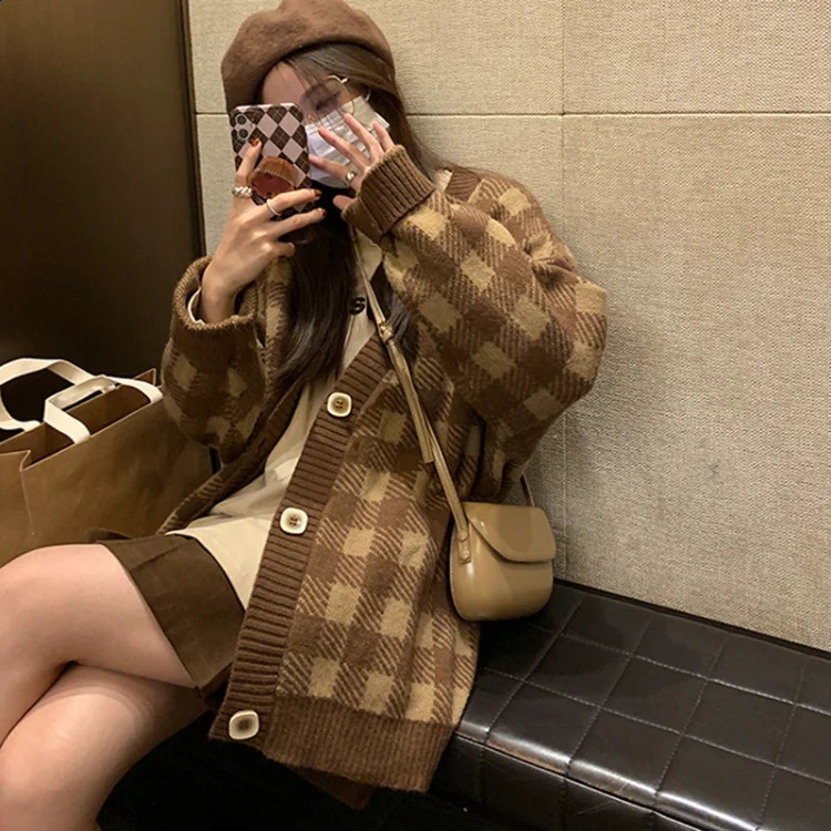 Harajuku Sweet Chessboard Grid Knitted Cardigan Autumn Loose Long Sleeve Sweater Women Y2k Grunge Single Breasted Cardigans 240812