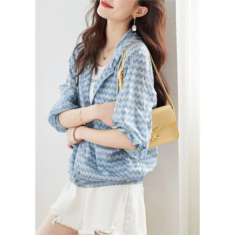 Womens Summer Fashion Casual Loose Lightweight Breathable Printed Hooded Drawstring Long Sleeved Sun Protection Coats 240812