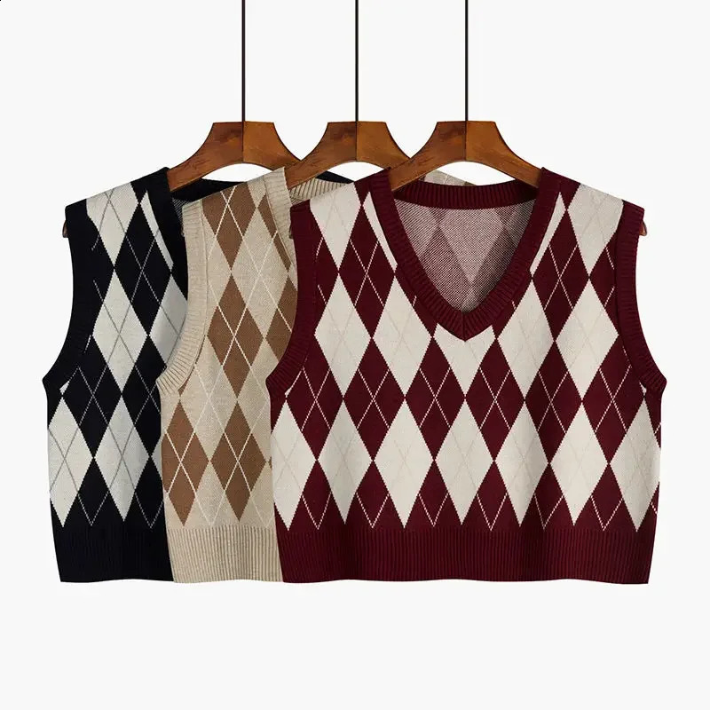 V Neck Pullovers Pull Femme Vintage Harajuku Argyle Sleeeveless Sweaters Women American Preppy Style Knitted Short Tops 240812