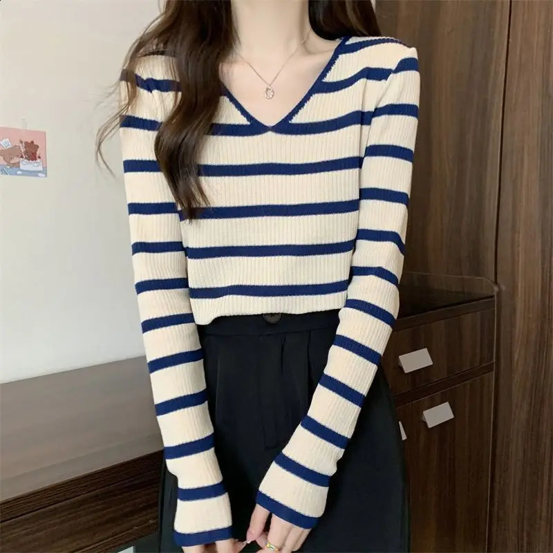 Preppy Style V-neck Striped Long Sleeve Sweater Womens Temporary Patchwork Autumn Fashion Loose Versatile Pullover Knit Top 240812