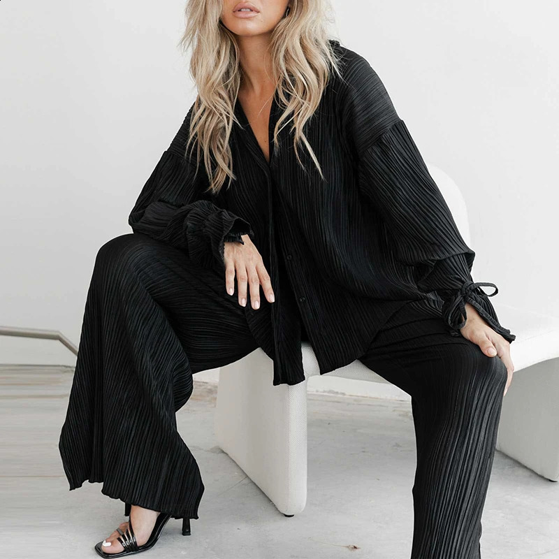 Fashionable pleated womens set long sleeved oversized shirt wide leg pants autumn elegant track and field suit twopiece 240809