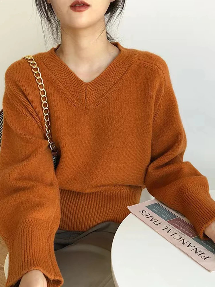 Retro Vneck womens autumn and winter sweaters loose knit with floral patterns soft solid skydiving knitted tops 240812