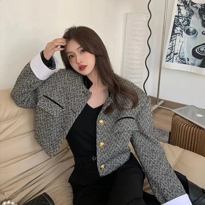 Zoki Vintage Striped Y2k Jacket Women Streetwear Long Sleeve Casual Tweed Short Suit Coat American Retro Stander Collar Tops 240812