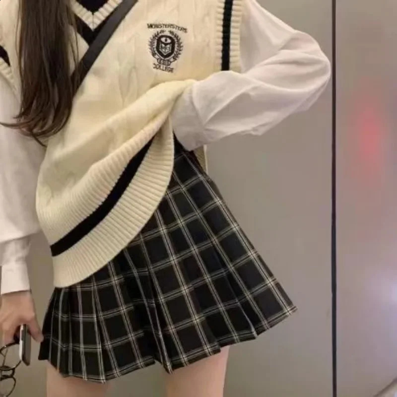 PTKPCC Spring and Autumn Knitted Vest Womens Sweater Korean Edition British Academy Style Sang Wear Versatile Top 240812