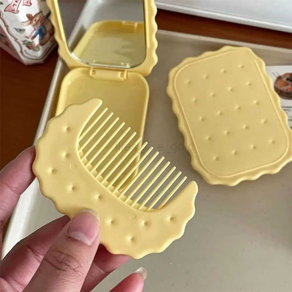 Mini Biscuit Handheld Mirror Portable Cheese Biscuit Design Biscuit Makeup Mirror Cute Folding Biscuit Pocket Mirror Female W240813