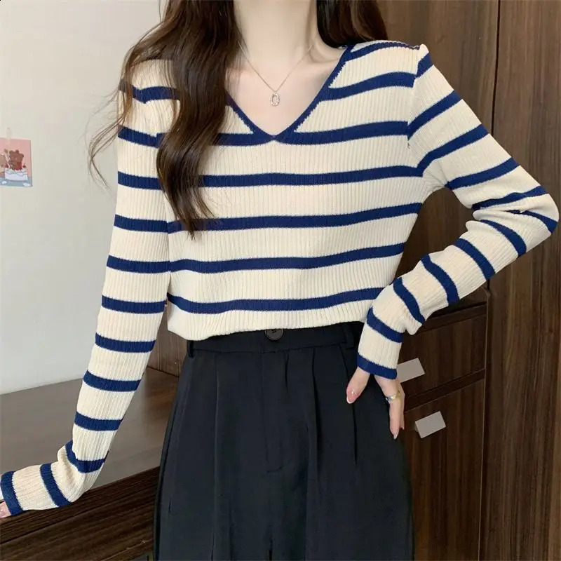 Preppy Style V-neck Striped Long Sleeve Sweater Womens Temporary Patchwork Autumn Fashion Loose Versatile Pullover Knit Top 240812