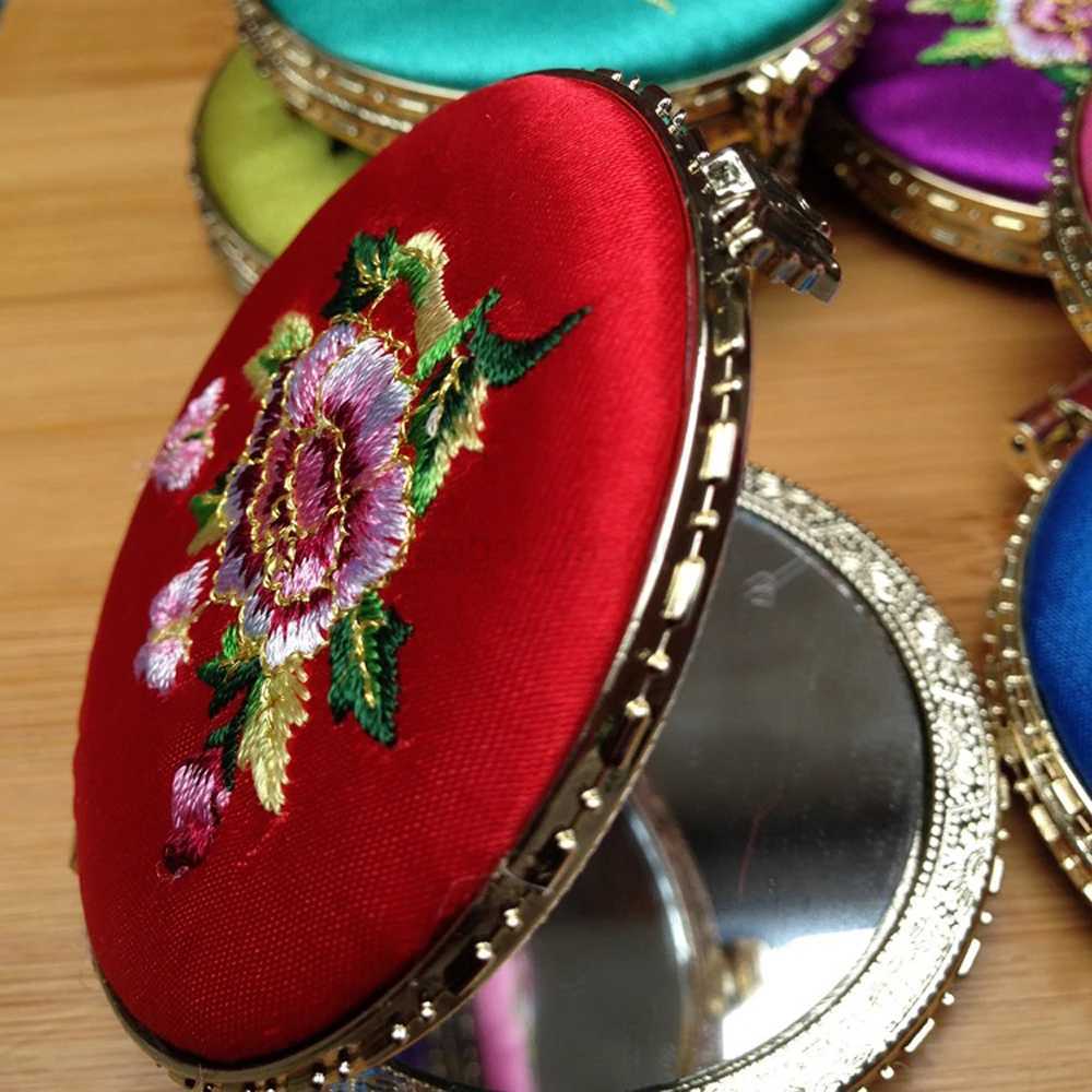 Pocket Novelty Christmas Gift Chinese Traditional Silk Embroidered Makeup MirrorXJ240813