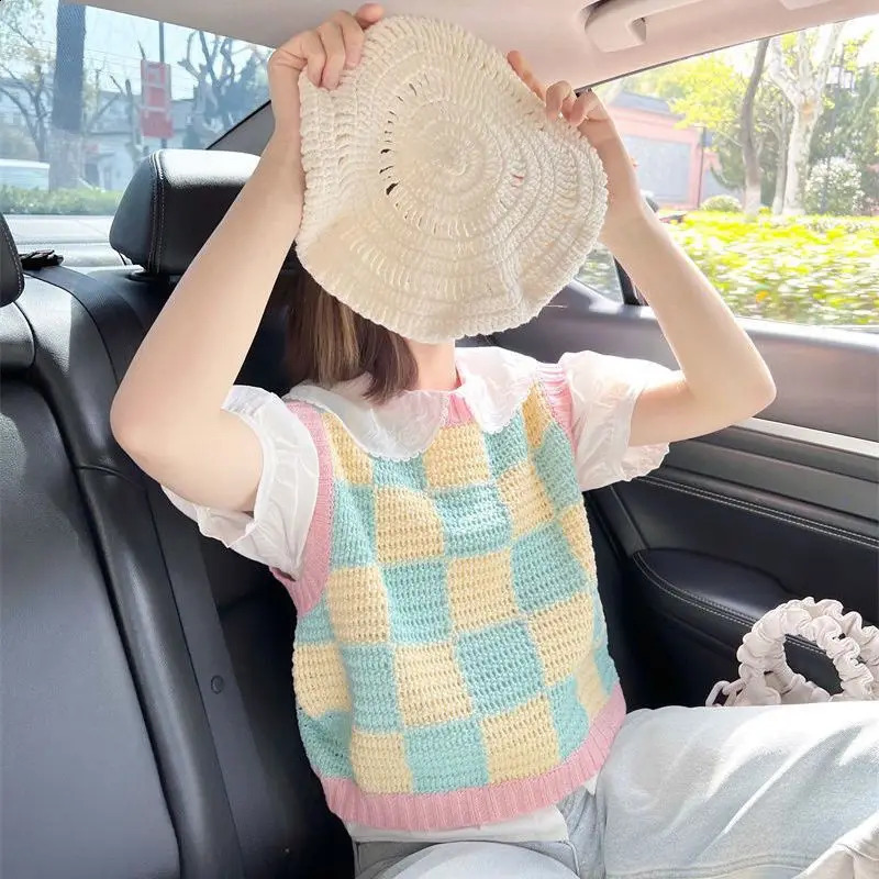Lazy Style Hollow Plaid Knitted Vest For Womens Summer Short Outerwear Top Ins Korean Fashion Sweater Chic Jumper 240813