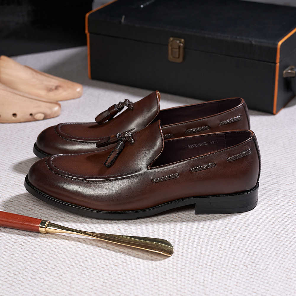 CMM New Liusu Loafer Shoes for Men Made of Genuine Leather and Cowhide with Pointed Tips Suitable for Both Business and Casual Wear