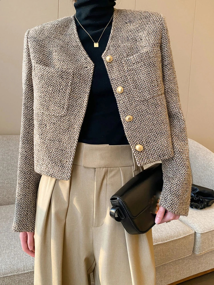 Vintage Cropped Tweed Jackets for Women Chic Elegant Short Autumn Coat Women Korean Pocket Slim Single-Breasted Casual Jackets 240812