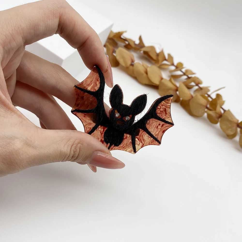 Pins Brooches Handmade Safety Pin Customization Halloween Bat Hedgehog Chest Bag Collar Cartoon Animal Badge Jewelry Gift H240813