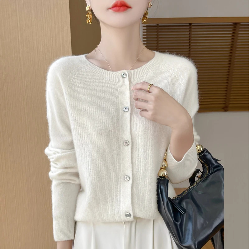 100% beautiful womens Oneck cardigan wool sweater cashmere warm and fashionable knitted bottom 240812