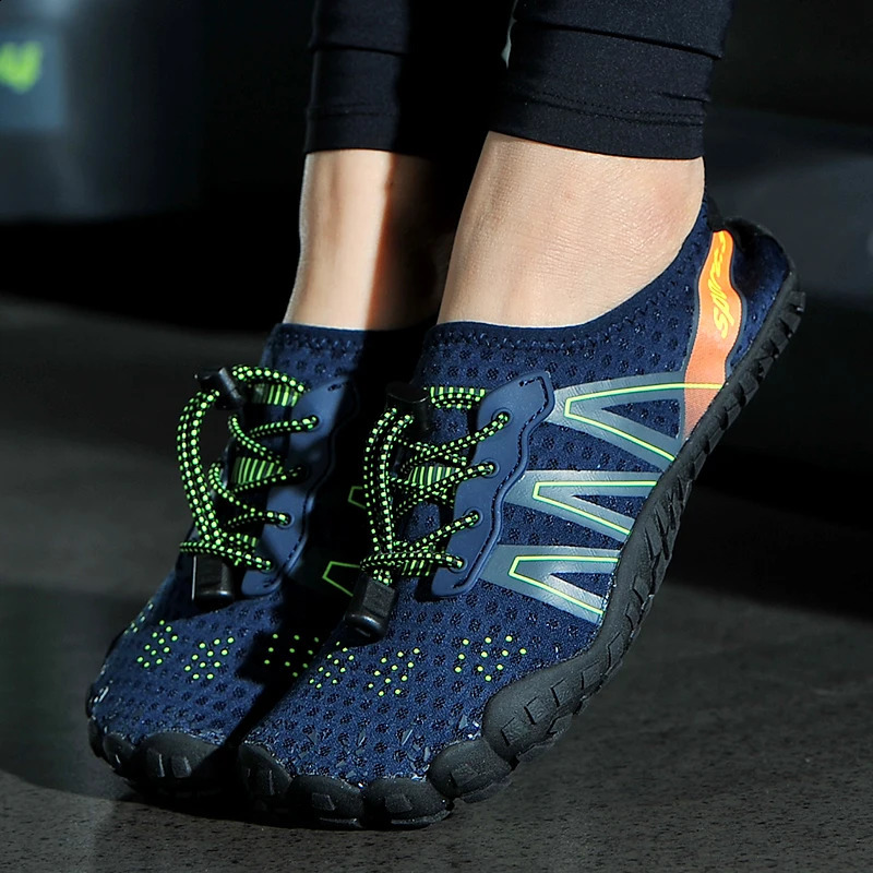 Water shoes for men and women barefoot beach shoes Aqua shoes fast drying children upstream parents children Wading sports shoes swimming shoes 240813