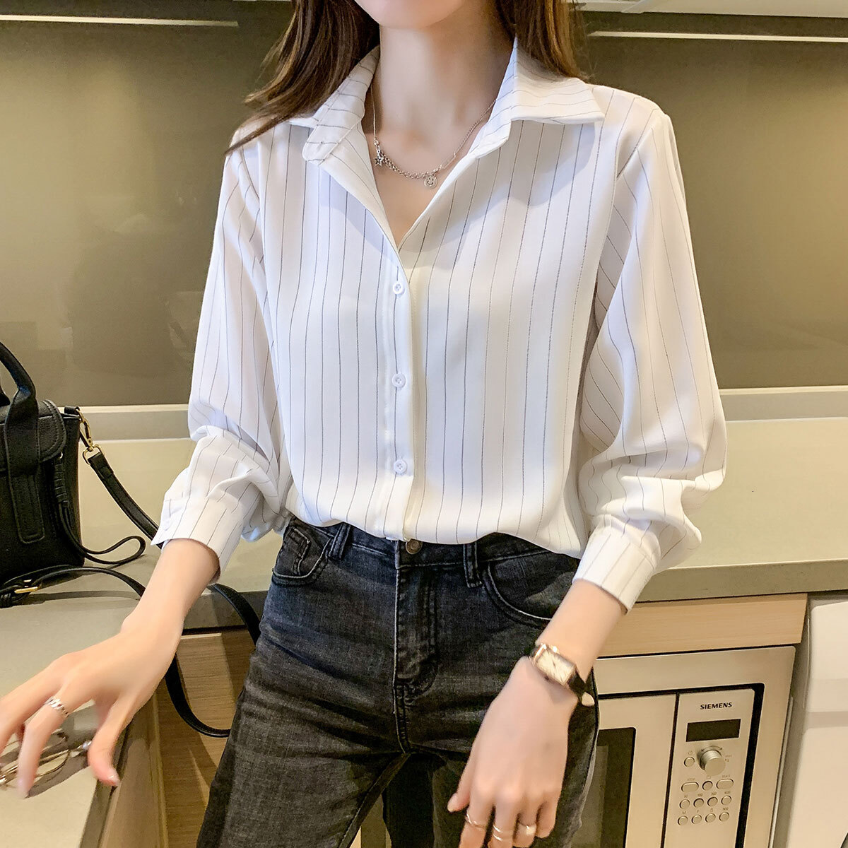 Striped long sleeved chiffon for women s spring and autumn new style top base small shirt white fashionable versatile loose shirt