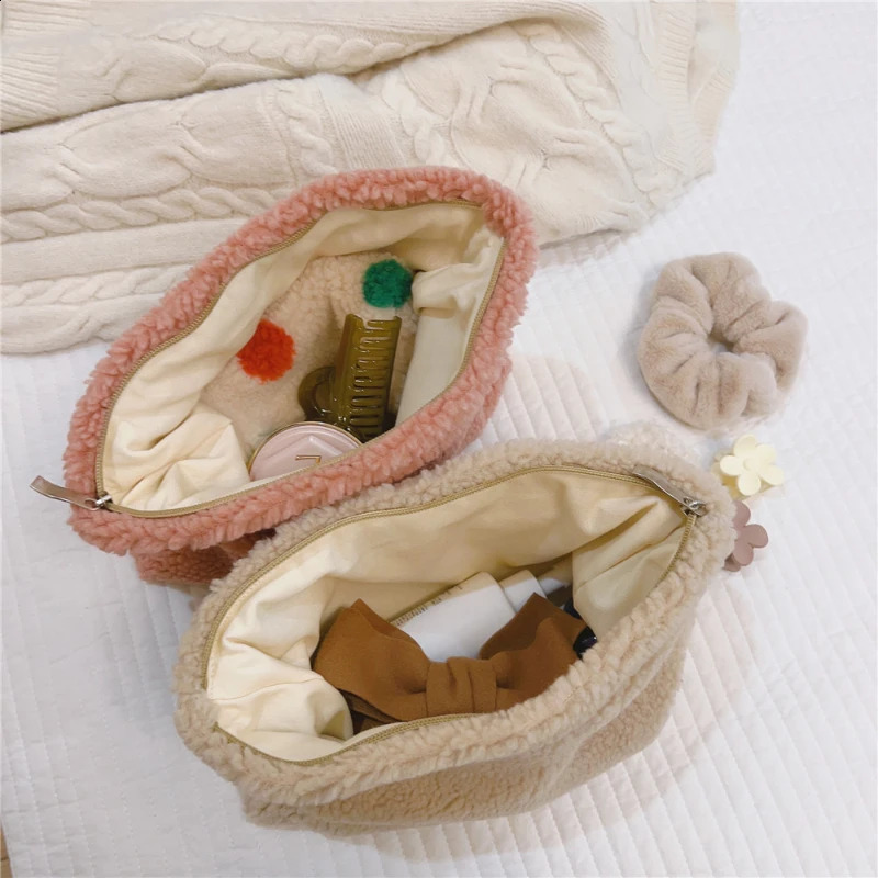 Pure Color Lambs Wool Plush Cosmetic Pencil Case Makeup Pouch Bag Soft Travel Toiletry Female Beauty Handbag Clutch 240812