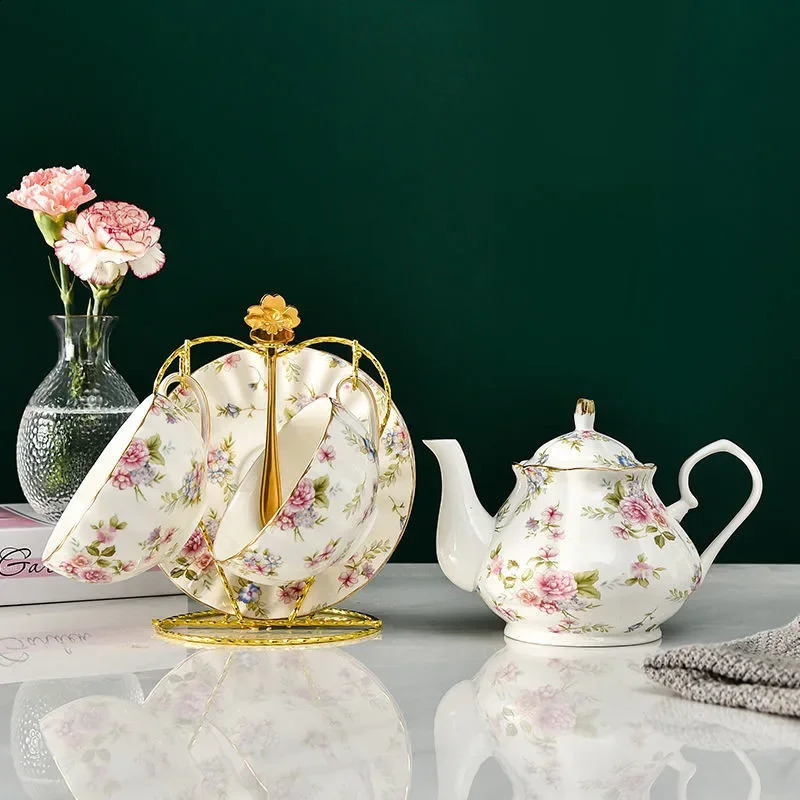 European Bone China Tea Set English Afternoon Tea Cup Set Teapot High-Grade Porcelain Coffee Pot 1 TeaPot 2 Cups and Saucers 240810