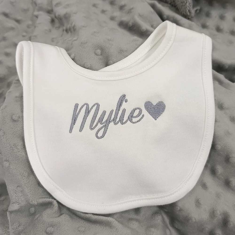 Bibs Burp Cloths Name Personalised Baby bib 100% cotton White Newborn Baby Saliva Funny Birthday Gift For Baby Boys and Girls shower giftL4812