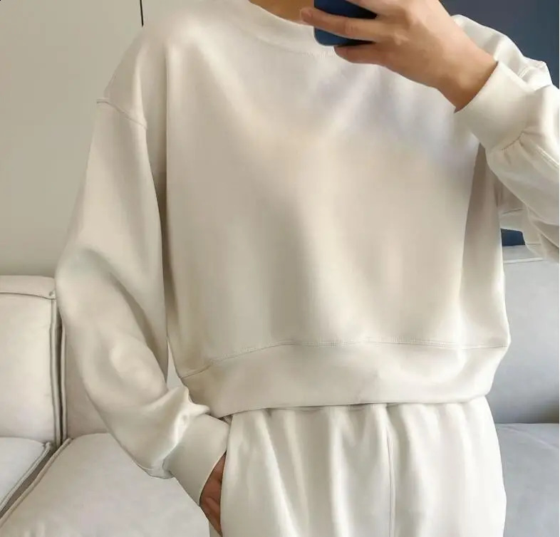 Women Tops Clothing Crew Neck Pullover Comfortable Simplicity Solid Color Crew-neck Pullover Long-sleeved Hoodie Gym Tops 240807