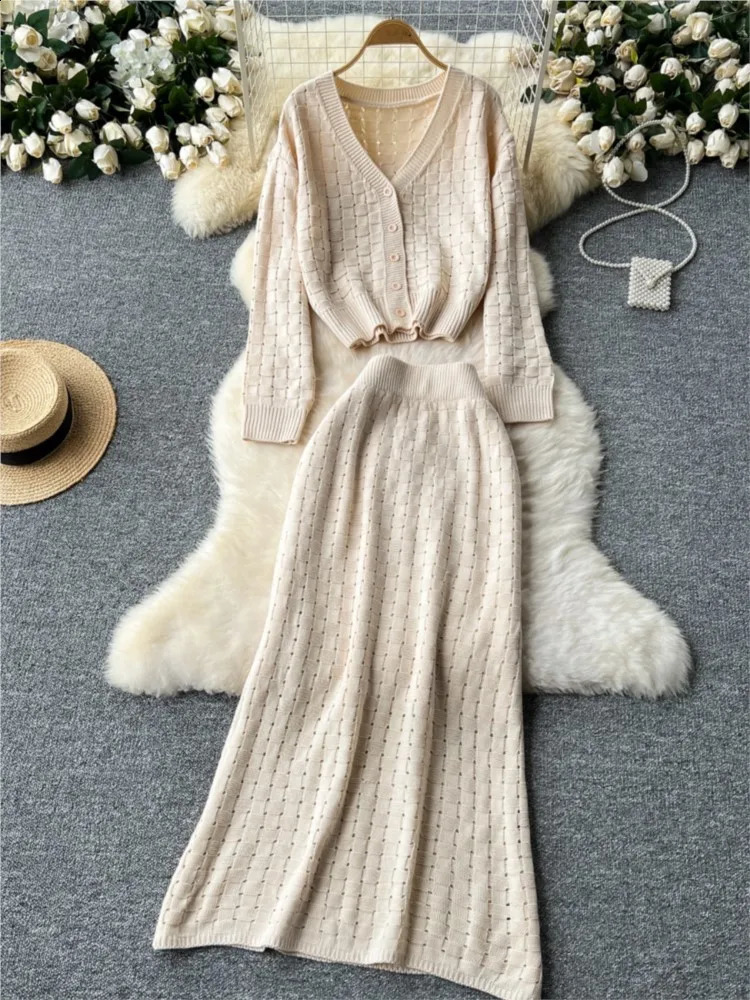 Autumn Hollow Grid Vneck Knitted Skiing Suit Versatile Long Sleeve Open Sweater Womens Midi Two Piece Set 240809