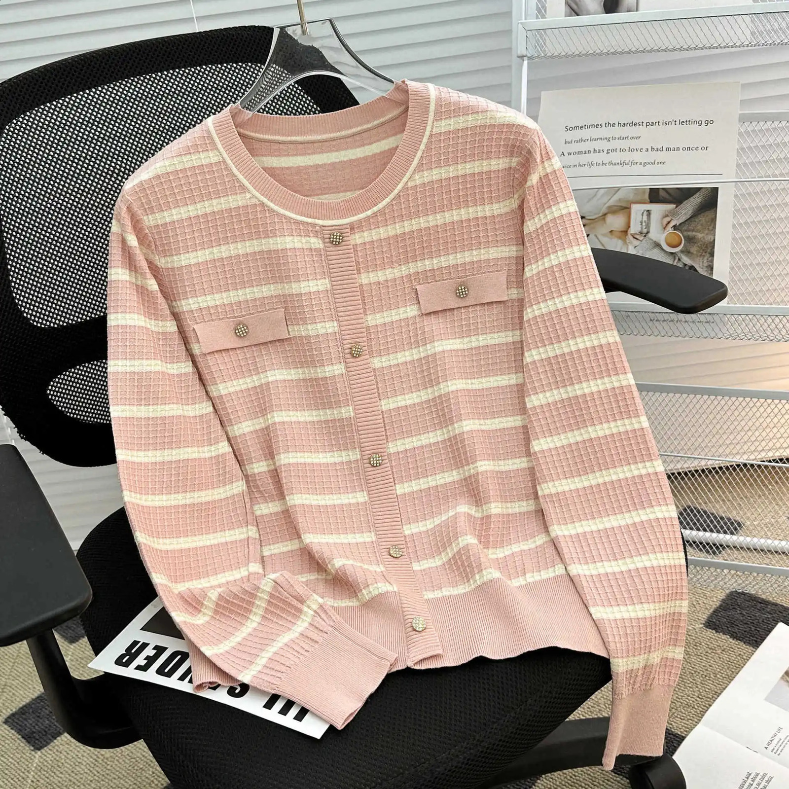 Autumn Round Neck Pullover Long-sleeved Sweater for Women Striped Color Matching Temperament Fashionable Womens Top 240812