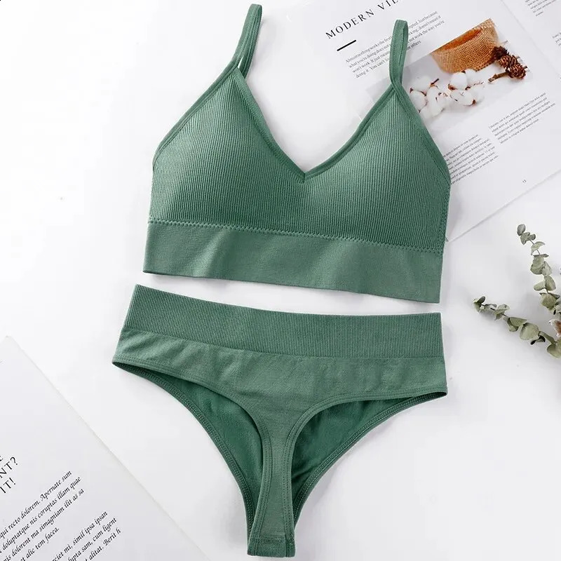 1 Set Seamless Bra Panties Solid Thin Wireless Bra Ribbed Thong Lingerie Set Womens Lingerie Underwear 240812