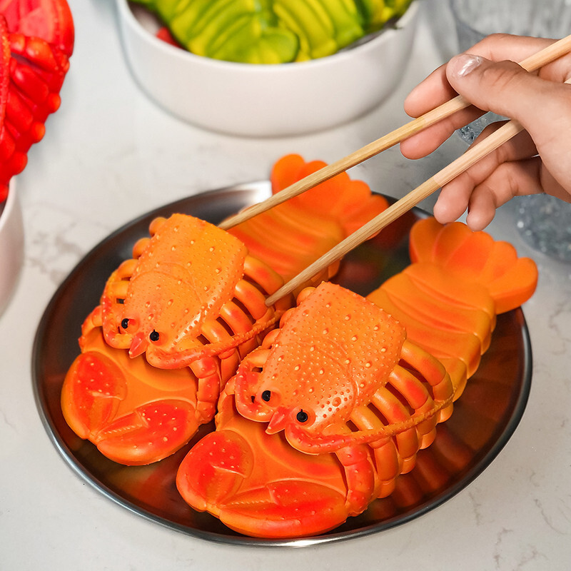 Designer men's and women's new crayfish beach creative slippers, cute first-line slippers, personalized funny slippers