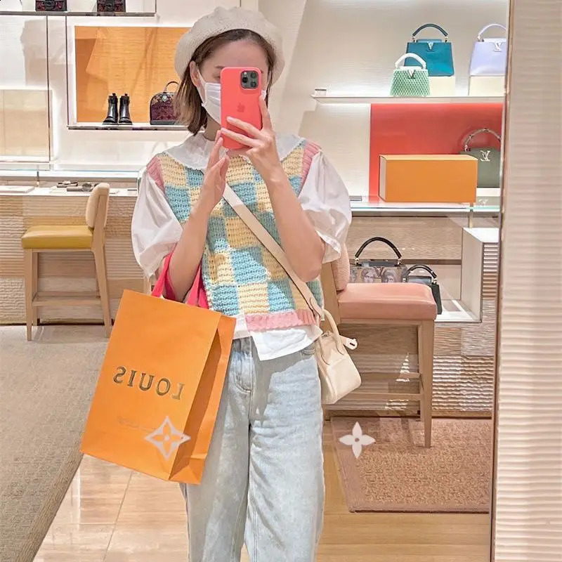 Lazy Style Hollow Plaid Knitted Vest For Womens Summer Short Outerwear Top Ins Korean Fashion Sweater Chic Jumper 240813