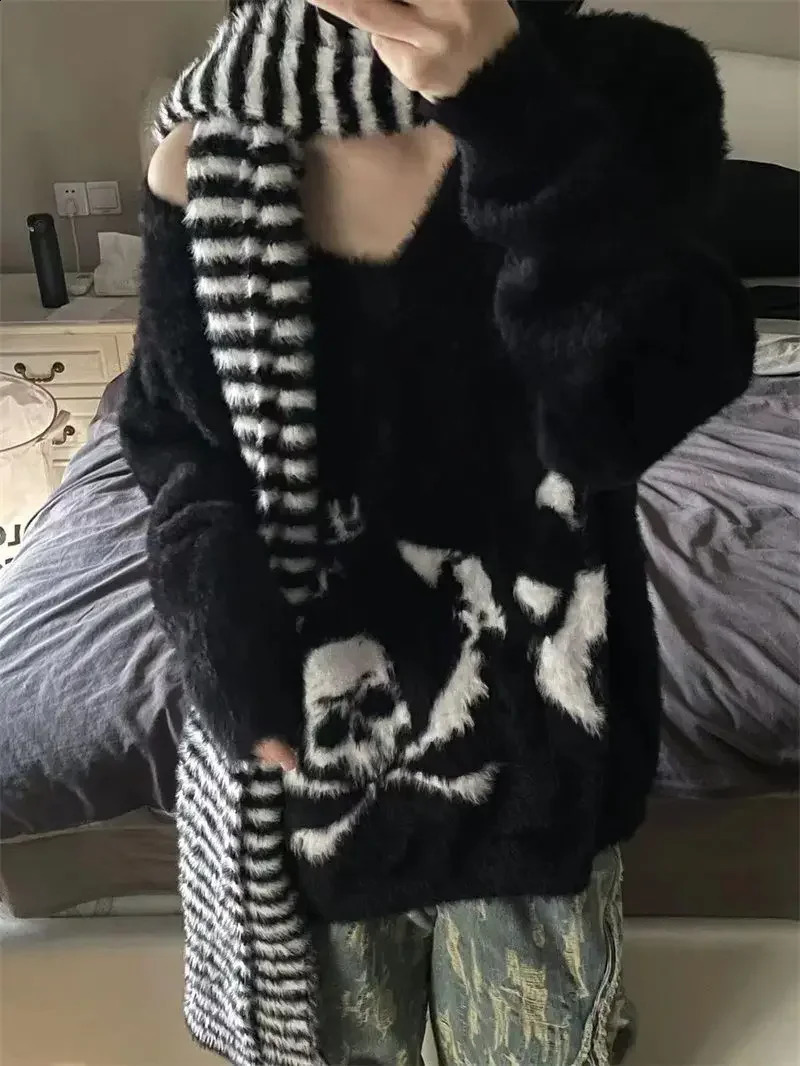 Y2k Aesthetic Pullover Mohair Thick Sweater Punk Vintage Sueter Skull Print Grunge Pull Cosplay Striped Scarf Autumn Winter 240812