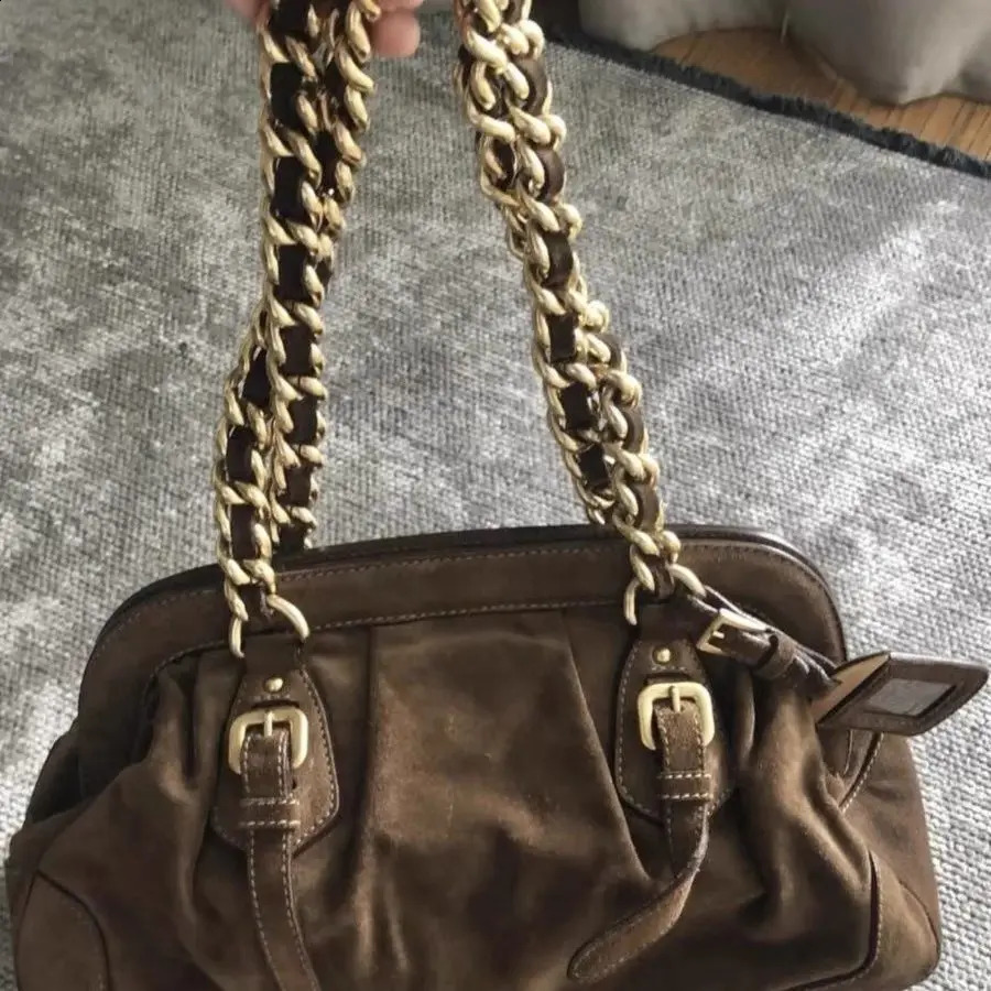 Leather Chic Vintage Handbag for Women - Brown Shoulder Bag with Chain 4