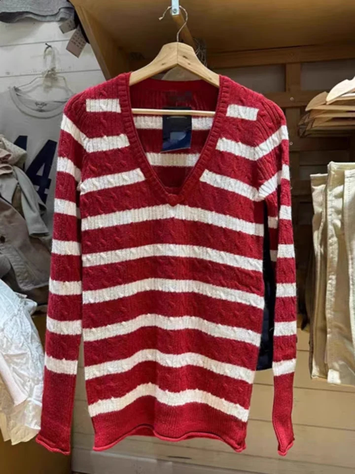 Twisted Flower Stripes Knitted Sweater Woman Autumn V-Neck Long Sleeve Pullover Casual Sweet Cute Preppy Style Y2k Sweaters Chic 240812