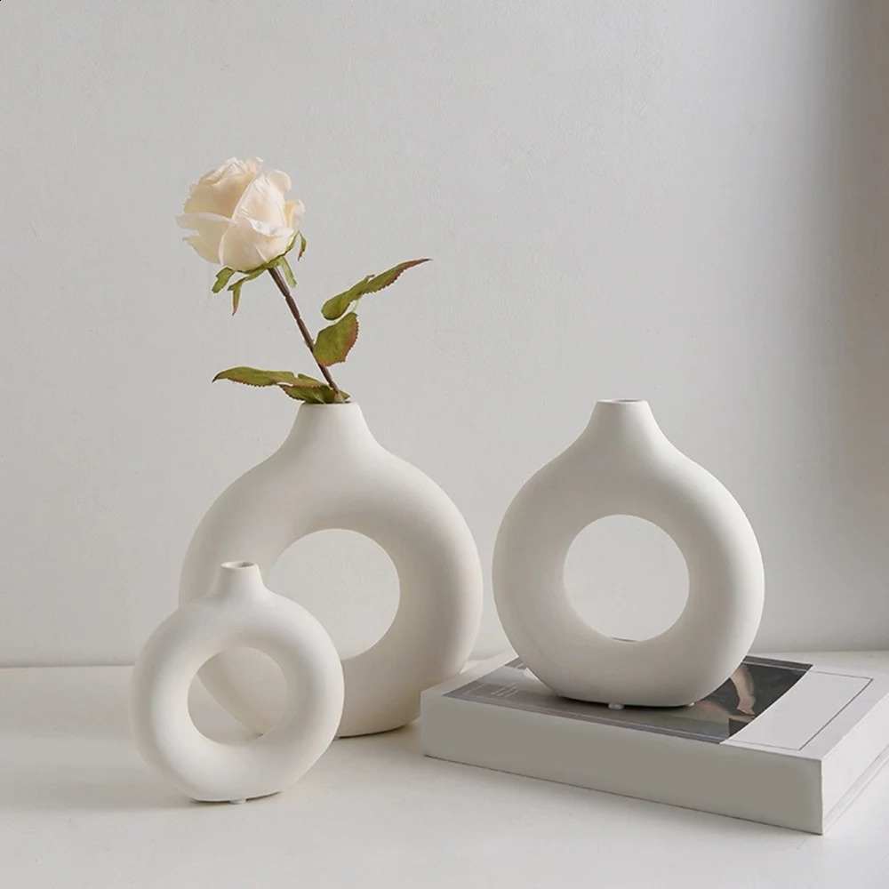 Circle Vase Flower Donut Shape Living Room Decoration Nordic Style Plastic Creativity Desktop Home Supply 240812