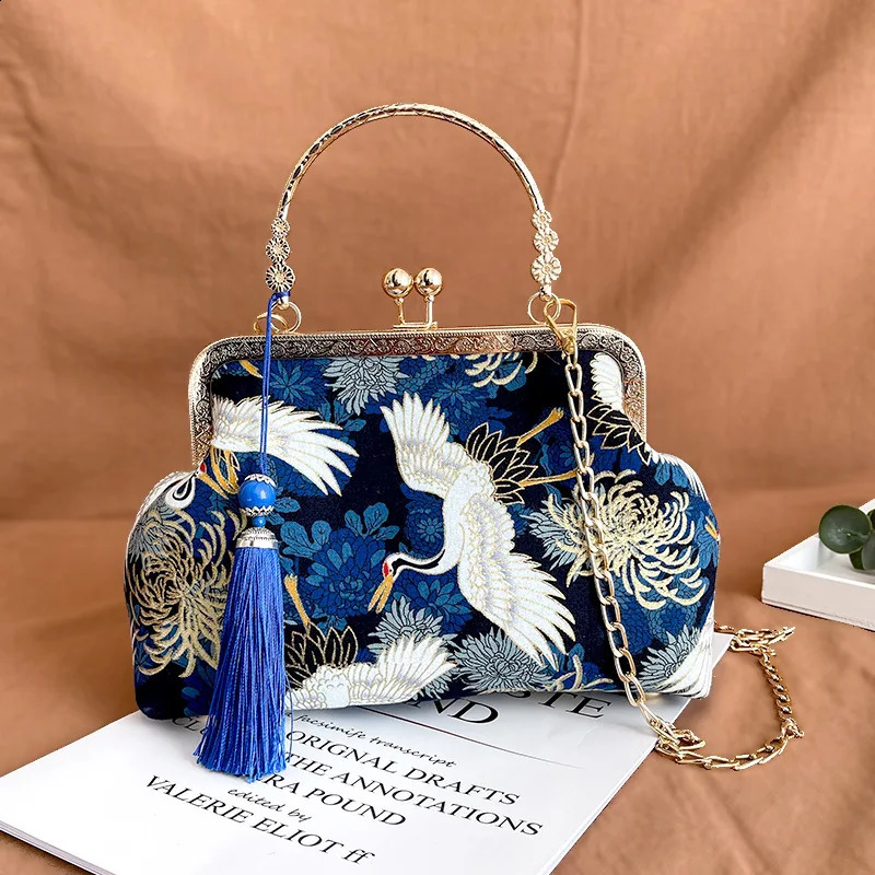 Fashionable retro edge bag small shell bag chain womens shoulder cross body bag crane flying womens handbag 240812