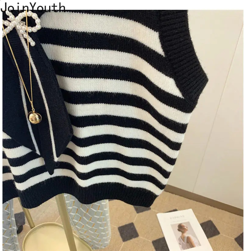Sweet Korean Sweater Vest Women Chic Sailor Collar Sleeve Striped Tops Preppy Style Bow Sleeveless Knitted Cachemira Mujer 240812
