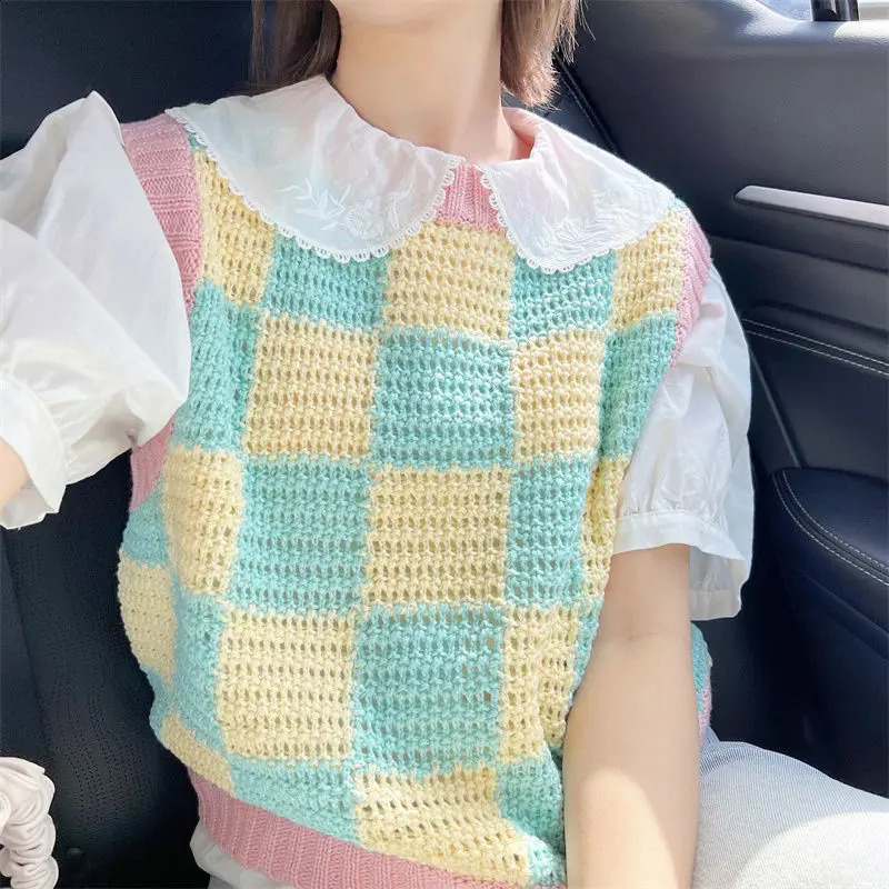 Lazy Style Hollow Plaid Knitted Vest For Womens Summer Short Outerwear Top Ins Korean Fashion Sweater Chic Jumper 240813