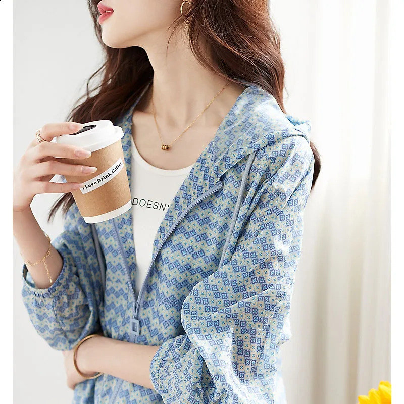 Womens Summer Fashion Casual Loose Lightweight Breathable Printed Hooded Drawstring Long Sleeved Sun Protection Coats 240812