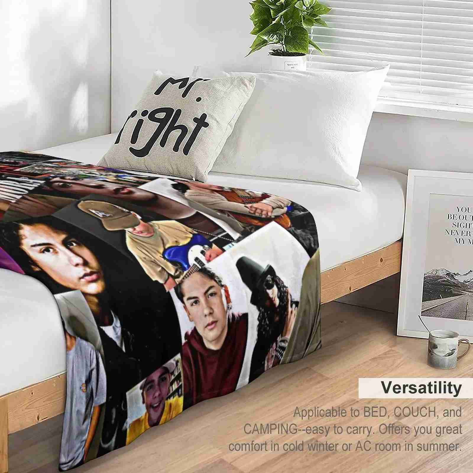 miguel cazarez mora Throw Blanket Thins Beach Custom BlanketsXJ240813