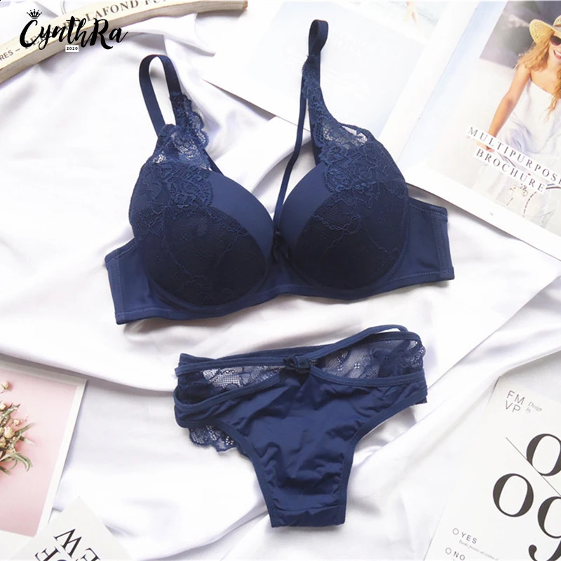 Lingerie Bra Underwear for Women Sexy Section Breathable Female Large Plus Size Lace Push Up Bralette Bra and Panty Set 240812