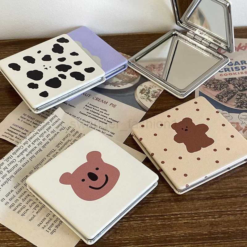Shiny Quicksand Makeup Mirror Portable Magnifying Hand Square Makeup Standing Vanity Foldable Pocket Mirror Cute Compact GirlsXJ240813