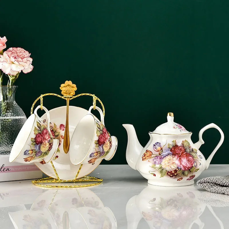 European Bone China Tea Set English Afternoon Tea Cup Set Teapot High-Grade Porcelain Coffee Pot 1 TeaPot 2 Cups and Saucers 240810