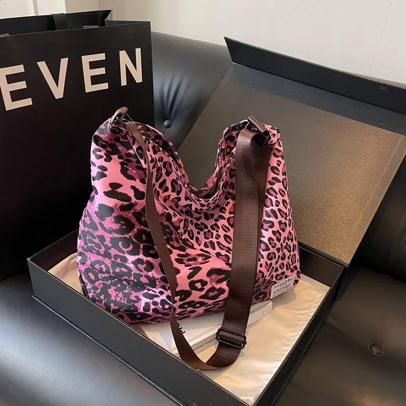 Rose bucket nylon shoulder cross shaped bag womens coffee leopard printed fabric large capacity handbag casual travel shopping 240813