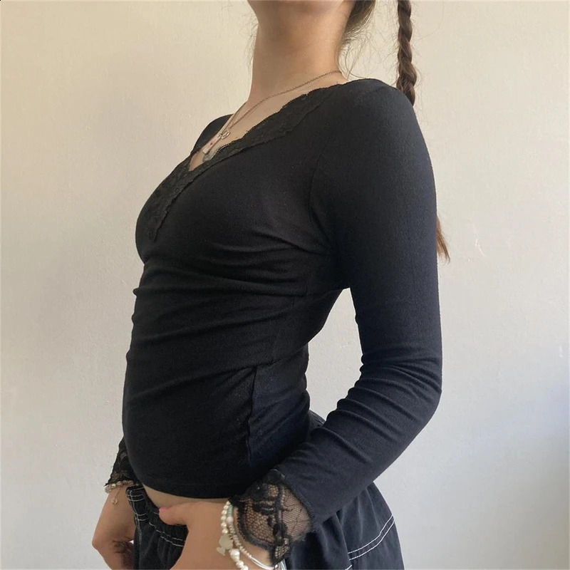 Xingqing y2k crop top 2000s clothing womens Vneck lace patch work long sleeved Tshirt retro aesthetic street 240812