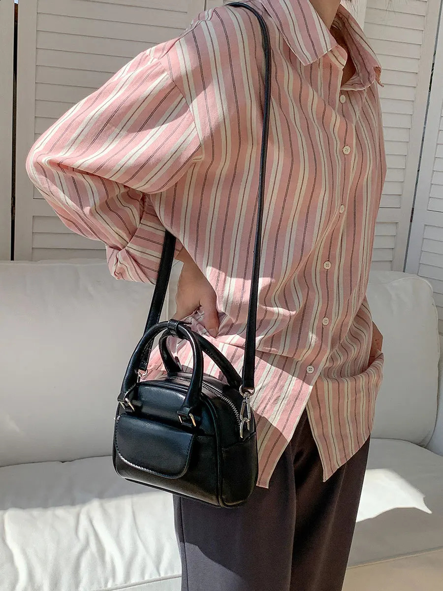 Womens bag Fashion Boston Bag Mini portable small square Advanced sense personality crossbody 240817