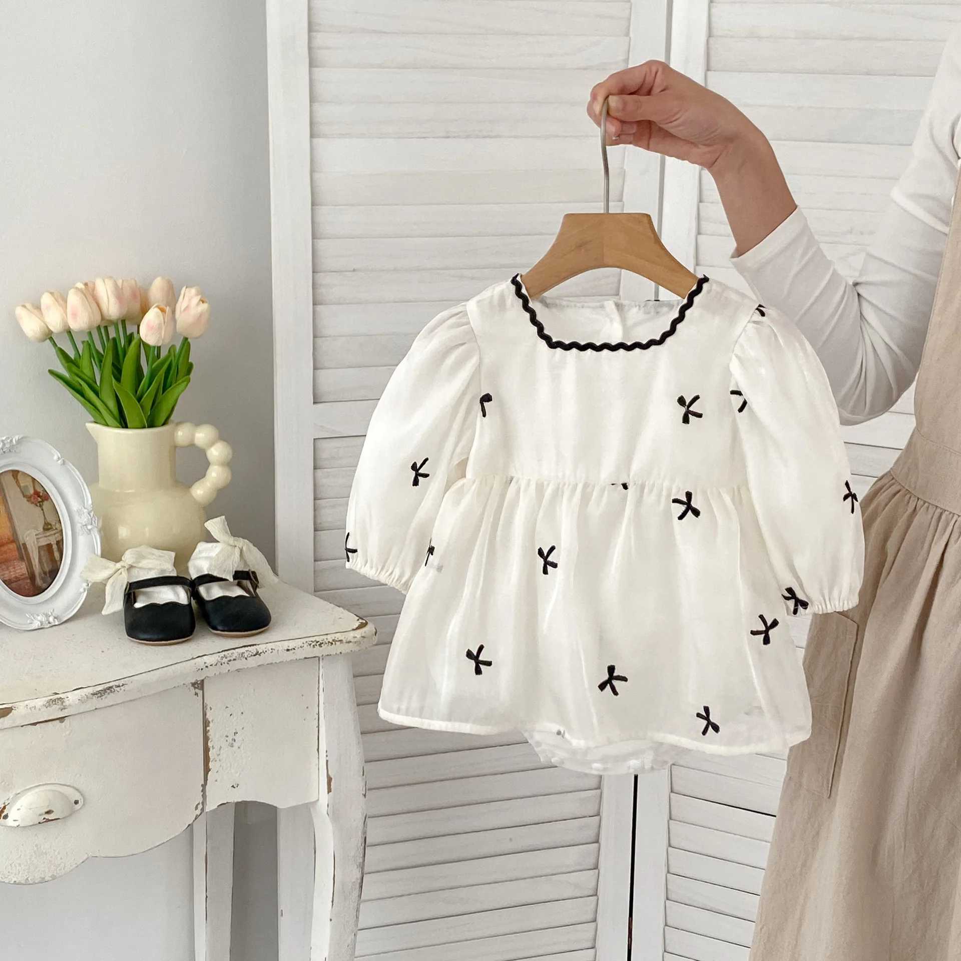 0-2 years spring autumn newborn girl dress tight fitting mesh patch work baby girl jumpsuit black bow embroidery baby girl jumpsuit W240812